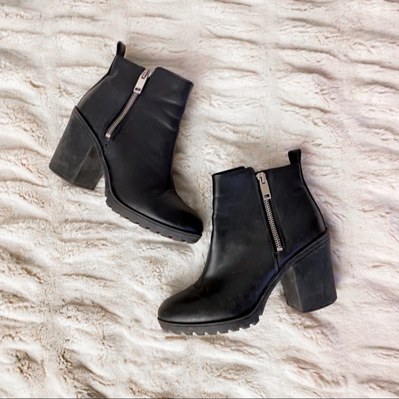 Divided Shoes - Divided by H&M Black Block Heel Zip Up Bootie